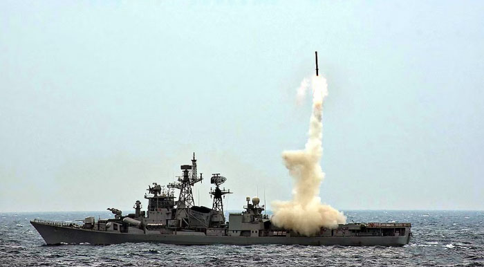 Indo-Pak Conflict: 54 साल में पहली बार, समंदर से पाक पर भीषण वार; कराची पर कयामत की रात