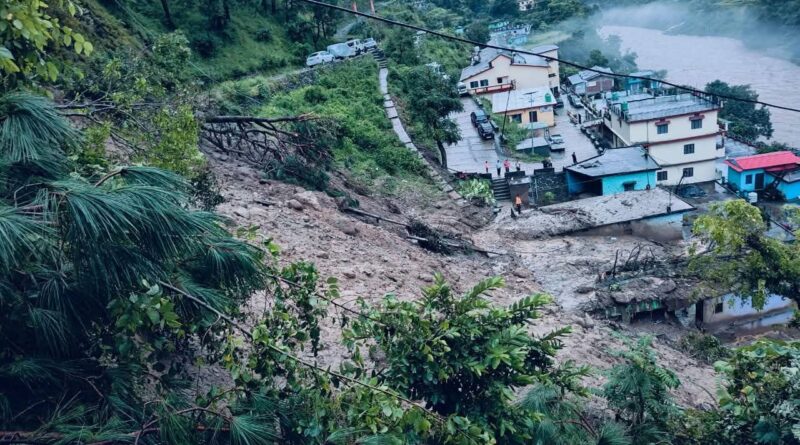 चमोली में देर रात बादल फटा: एसडीएम आवास और तहसील परिसर क्षतिग्रस्त