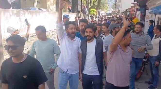 उत्तरकाशी में तंदूरी रोटी पर थूकने की घटना से मचा बवाल, प्रदर्शन के बाद बढ़ा तनाव