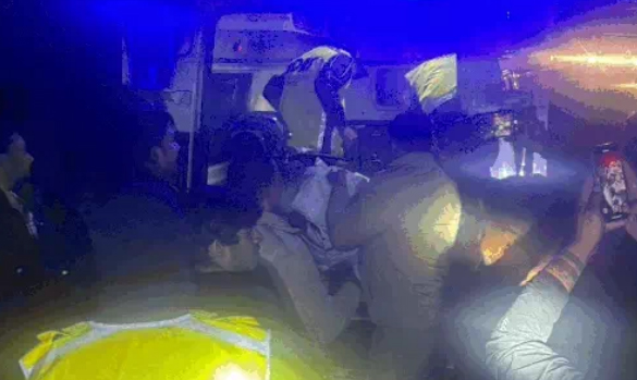 कैंची धाम से लौट रहे टूरिस्टों का टेम्पो ट्रैवलर हादसे का शिकार: 2 की मौत, 14 घायल