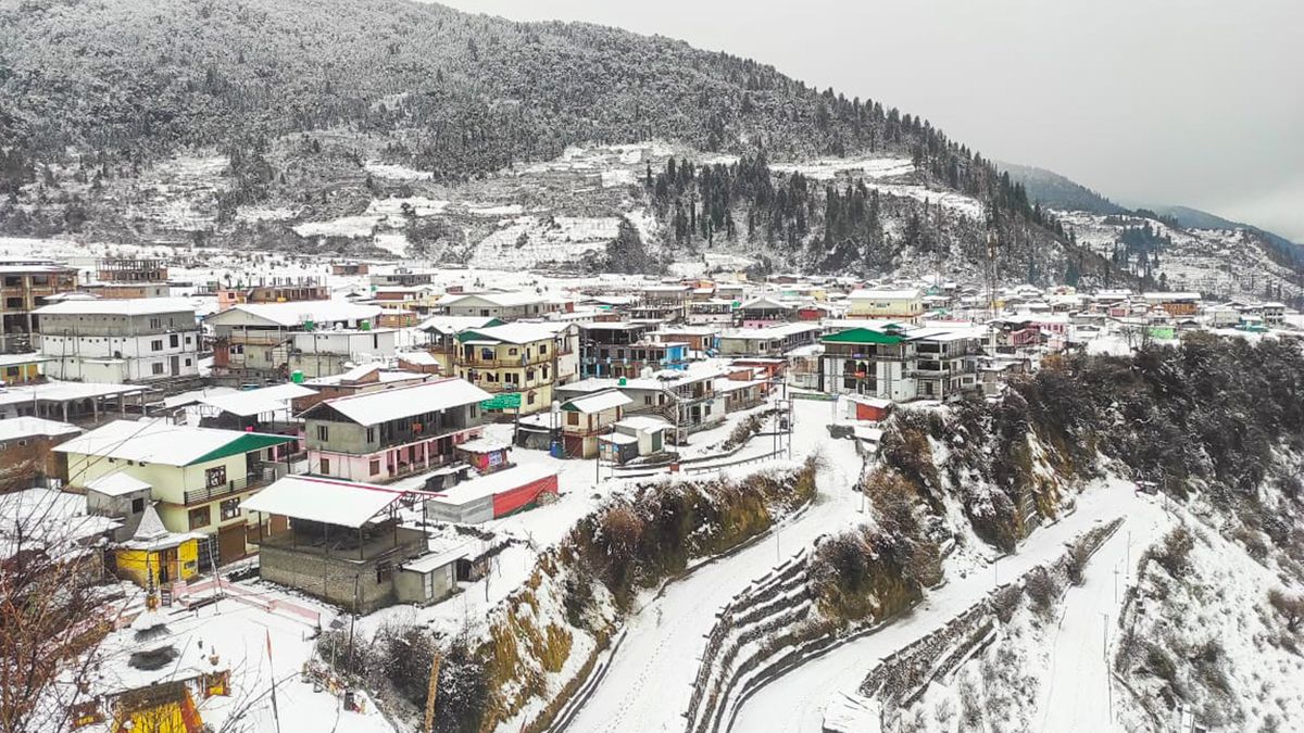 नए साल पर उत्तराखंड में बर्फबारी के आसार, पहाड़ों में बदलेगा मौसम का मिज़ाज