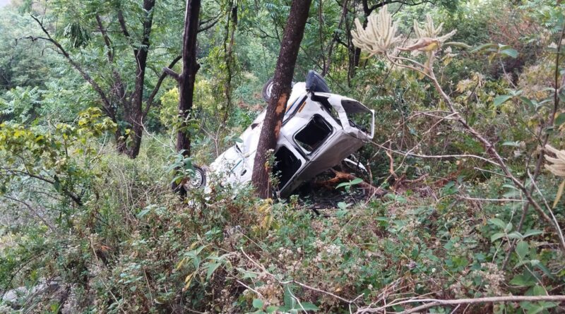 रुद्रप्रयाग: भीरी में 250 मीटर गहरी खाई में कार गिरने से दर्दनाक हादसा, तीन लोगों की मौत