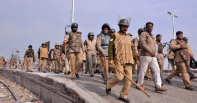 देहरादून में भजन सुनने पर विवाद: हिंदू महिला की पिटाई का आरोप, काली सेना ने किया हनुमान चालीसा पाठ