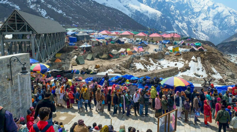 चारधाम यात्रा में उमड़ी रिकॉर्ड भीड़, टोकन सिस्टम हुआ बेअसर; श्रद्धालुओं की संख्या 20 लाख के पार
