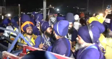 देहरादून में निहंगों के कूच के बाद हाई अलर्ट: पुलिस की चौकसी तेज, रातभर अफसरों ने किया फ्लैग मार्च
