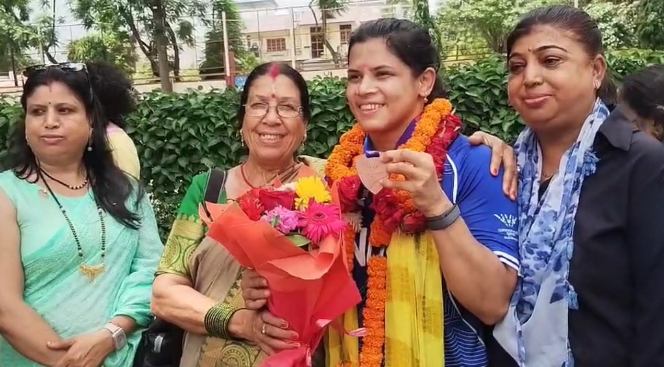 कॉमनवेल्थ में देहरादून की बेटी उन्नति का जलवा, कांस्य जीतकर बढ़ाया भारत का मान