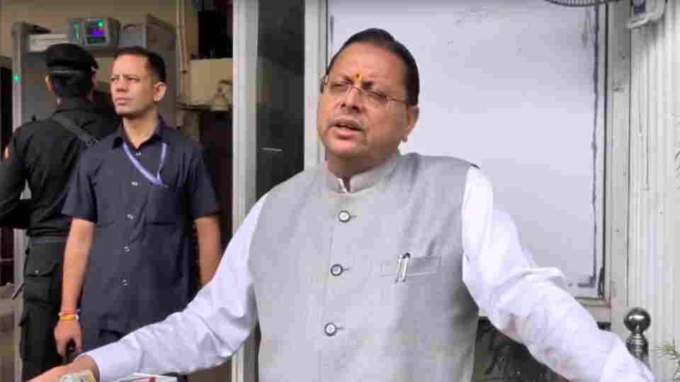सीएम धामी का तीखा हमला: कांग्रेस पर साधा निशाना, कहा- जातिगत मुद्दे पर फैलाई जा रही है झूठी गूंज