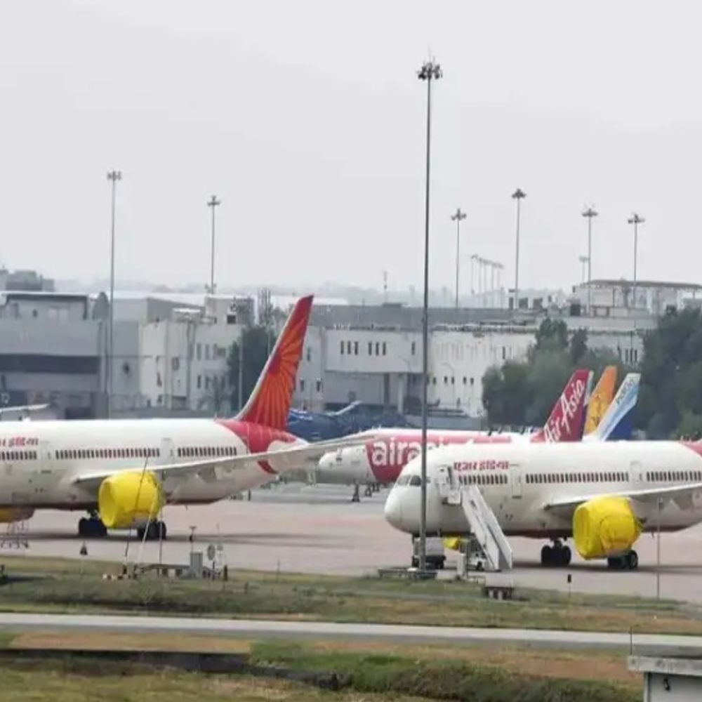 दिल्ली एयरपोर्ट पर बड़ा सुरक्षा चूक: इमिग्रेशन प्रक्रिया को बायपास कर निकले 3 इटालियन; एअर इंडिया CEO को केंद्र ने तलब किया जवाब